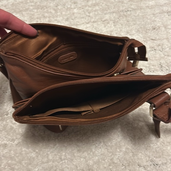 Dolce Vita Leather Crossbody Bag - Picture 4 of 4